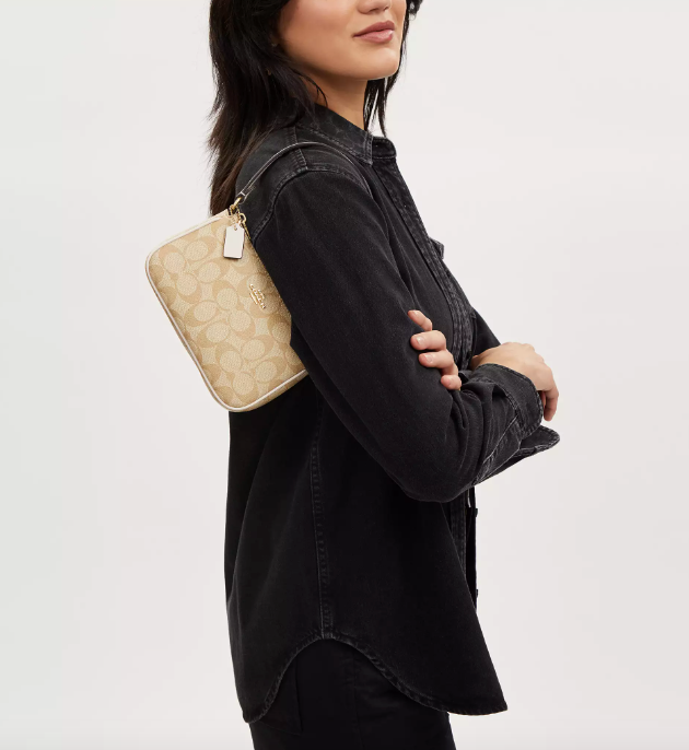 Coach Nolita 19 In Signature - Gold/Light Khaki Chalk