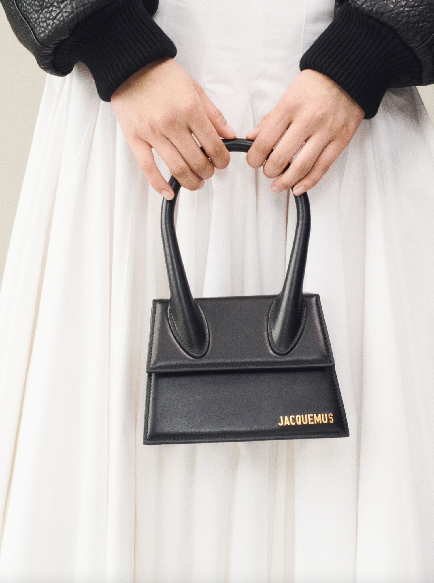 JACQUEMUS The medium Chiquito Bag - Black