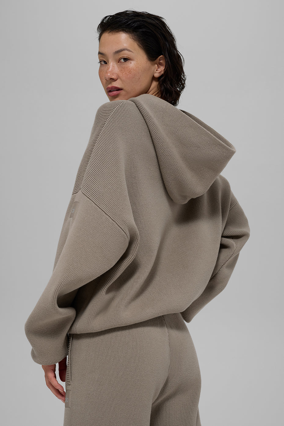 Alo Yoga Women's Scholar Hooded Sweater Light Cocoa