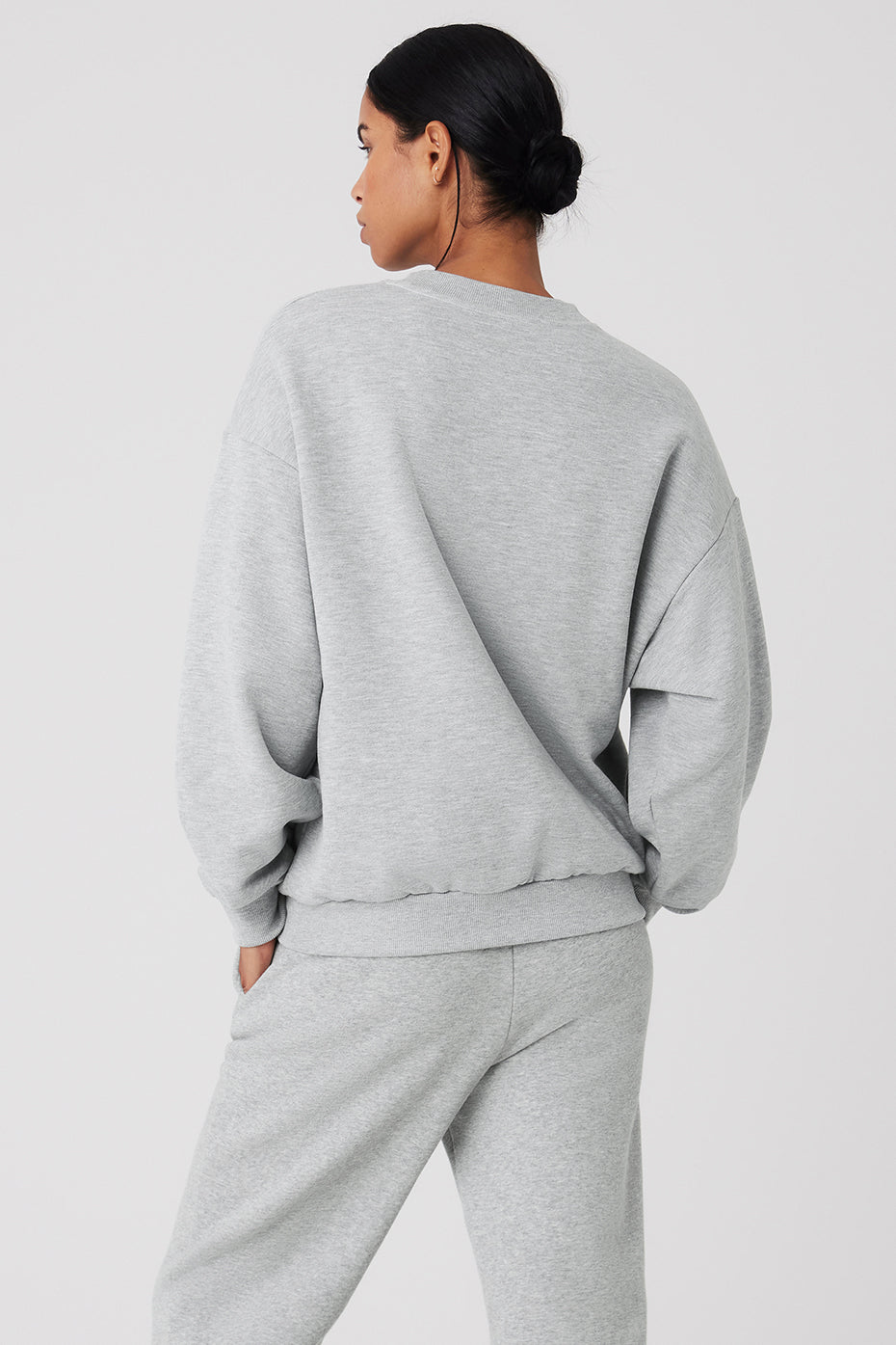 Alo Yoga Accolade Crew Neck Pullover - Athletic Heather Grey