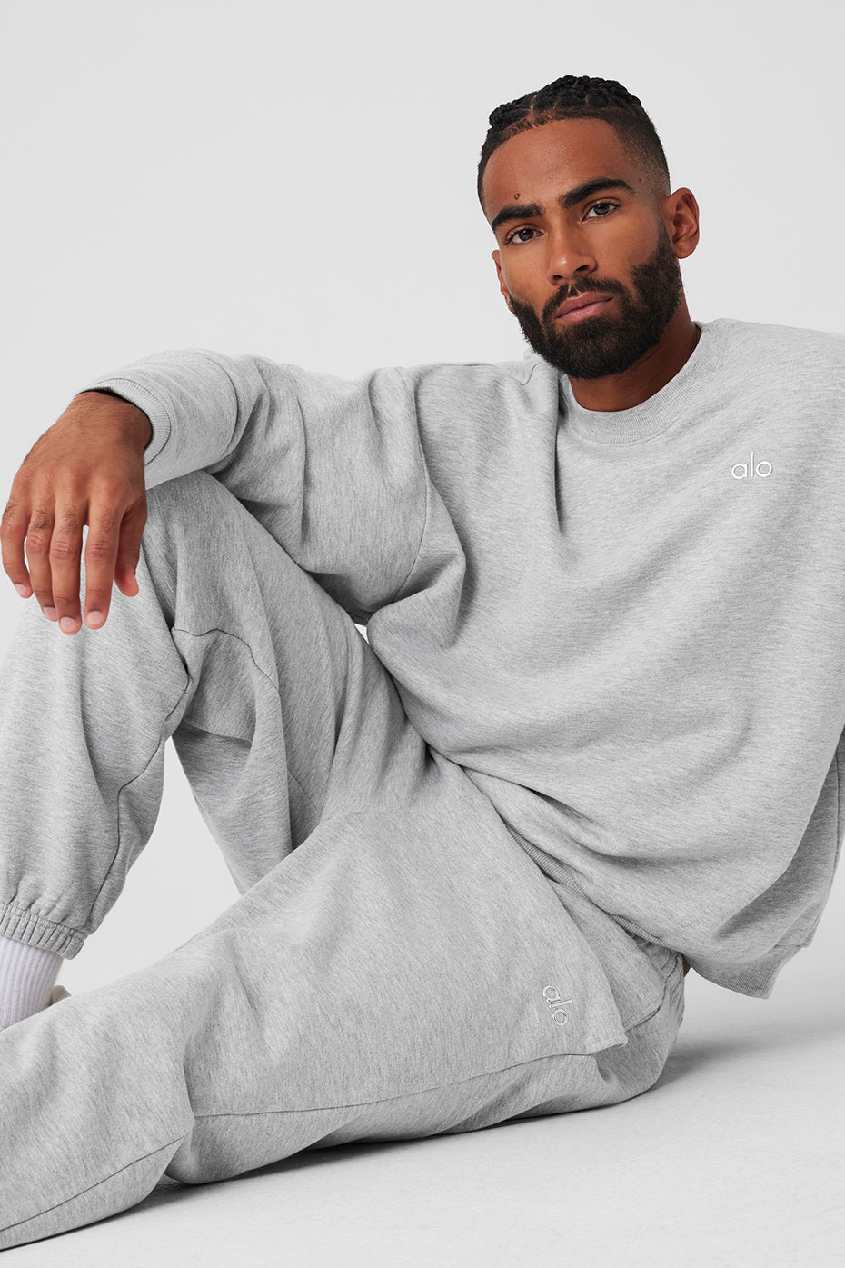 Alo Yoga Men's Accolade Crew Neck Pullover - Athletic Heather Grey