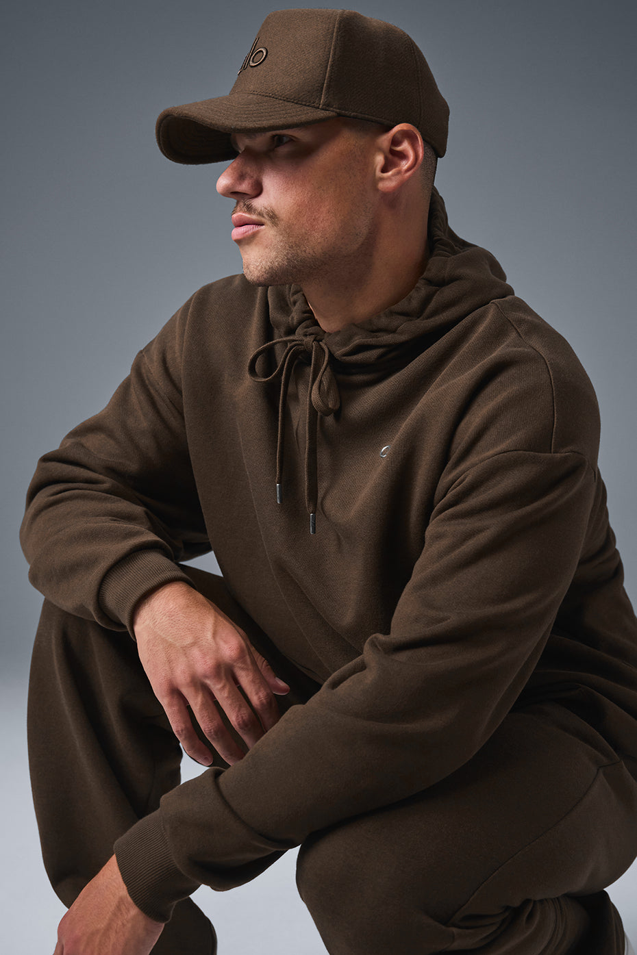 Alo Yoga Men's Accolade Hoodie  -   Espresso