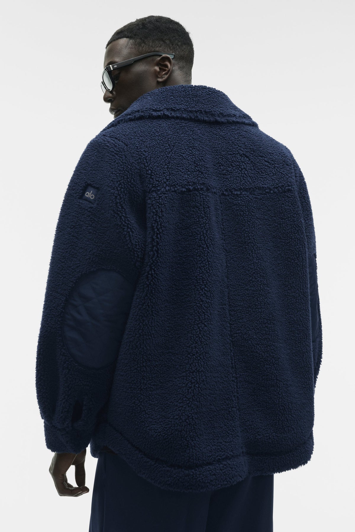 Alo Yoga Men's Sherpa Edge Shacket  - Navy