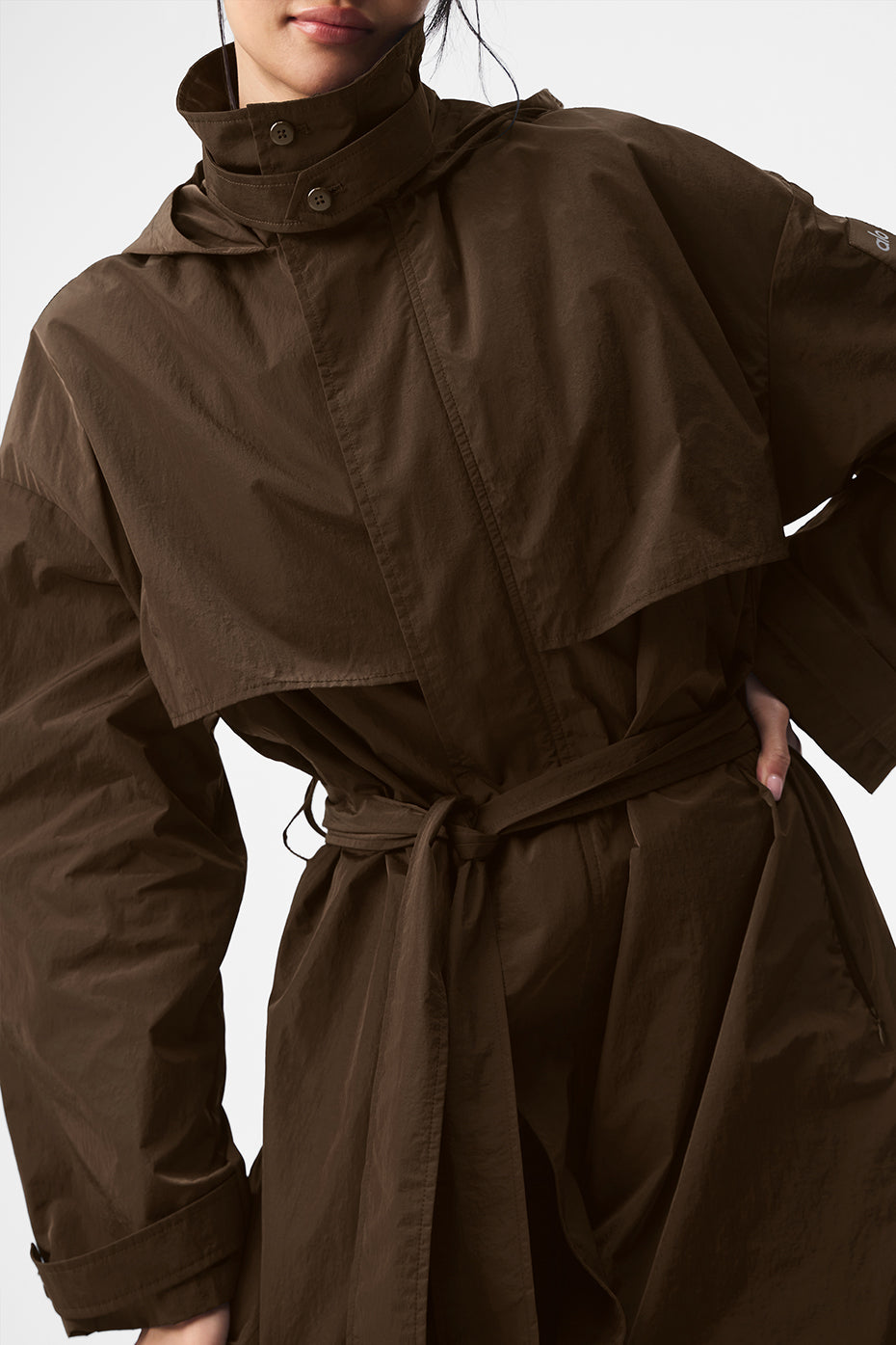 Alo Yoga Crinkle On The Move Trench-Espresso