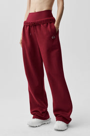 Alo yoga Accolade Straight Leg Sweatpant  -Summer Romance Red