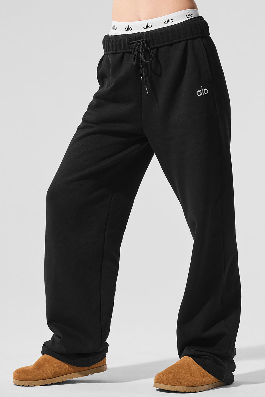 Alo yoga Accolade Straight Leg Sweatpant - Black – Kanadadan Kapına