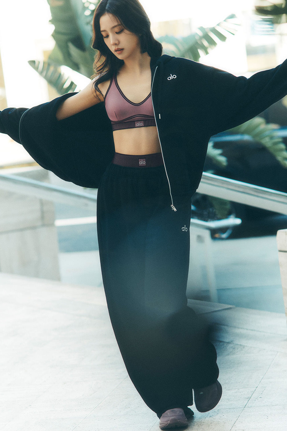 Alo yoga Accolade Straight Leg Sweatpant Black