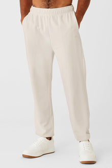 Alo Yoga Men Accolade Sweatpant  -  Bone