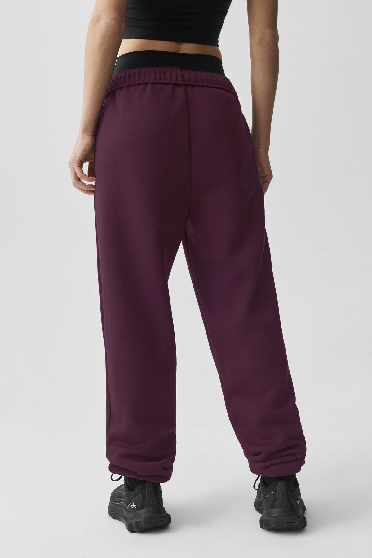 Alo Yoga Accolade Sweatpant-Rich Bordeaux