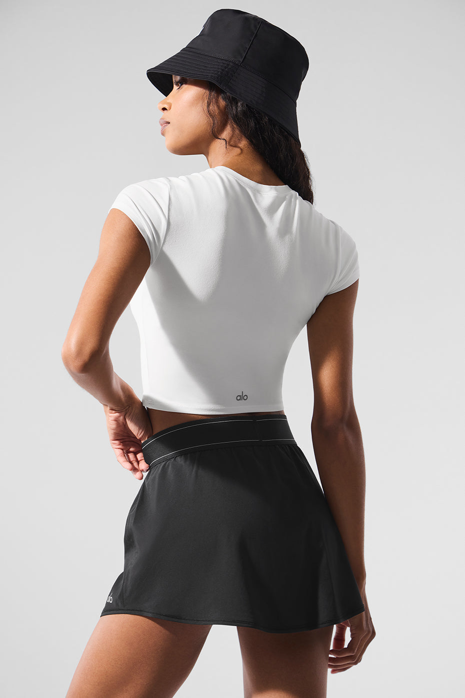 Alo Yoga Alosoft Crop Finesse Short Sleeve - White – Kanadadan Kapına