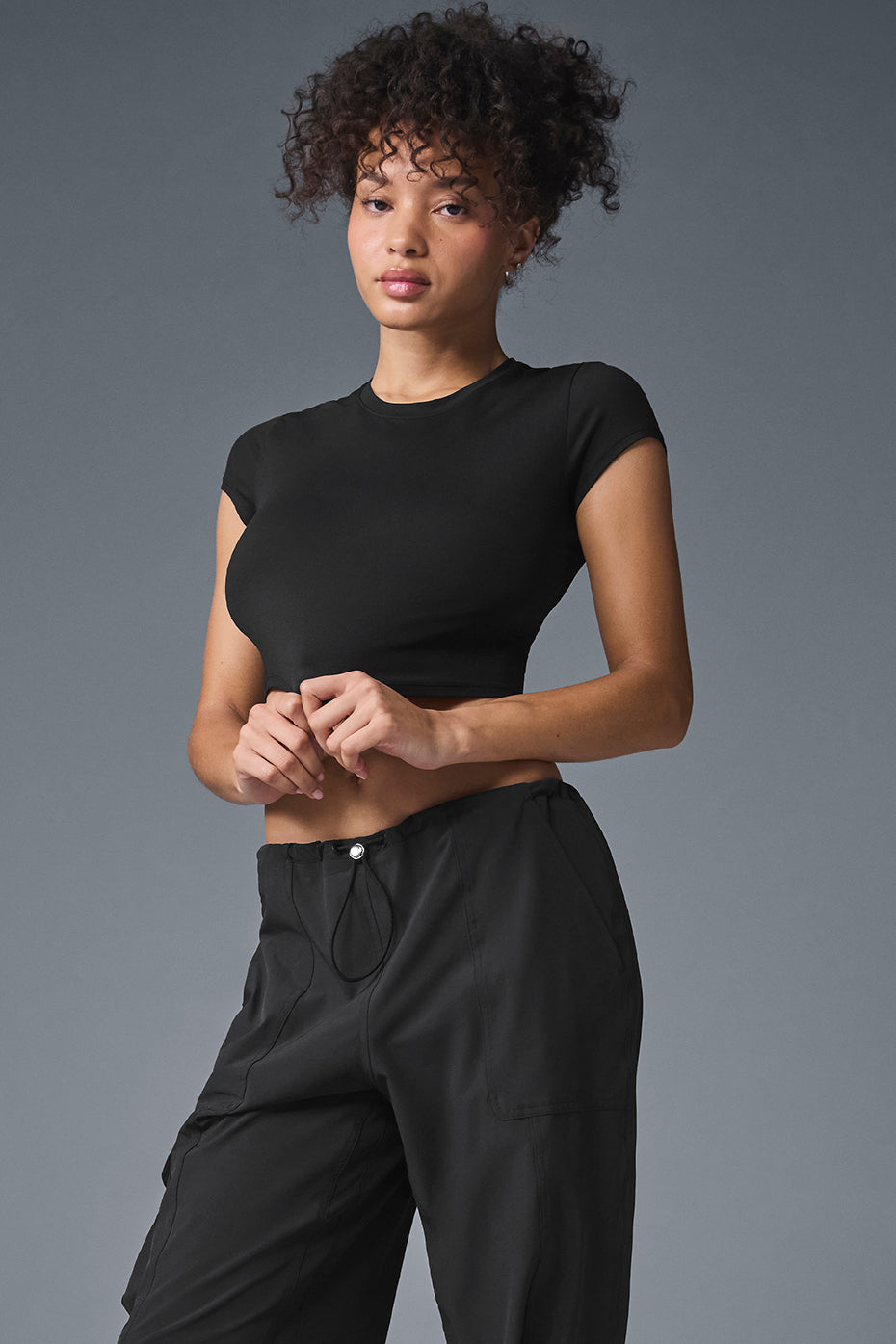 ヨガ・ピラティス Alosoft Crop Finesse Short Sleeve Alo Yoga Alosoft Crop Finesse Short Sleeve - Black – Kanadadan Kapına