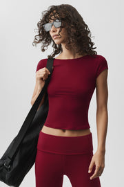 Alo Yoga Alosoft Back For More Tee  -  Summer Romance Red