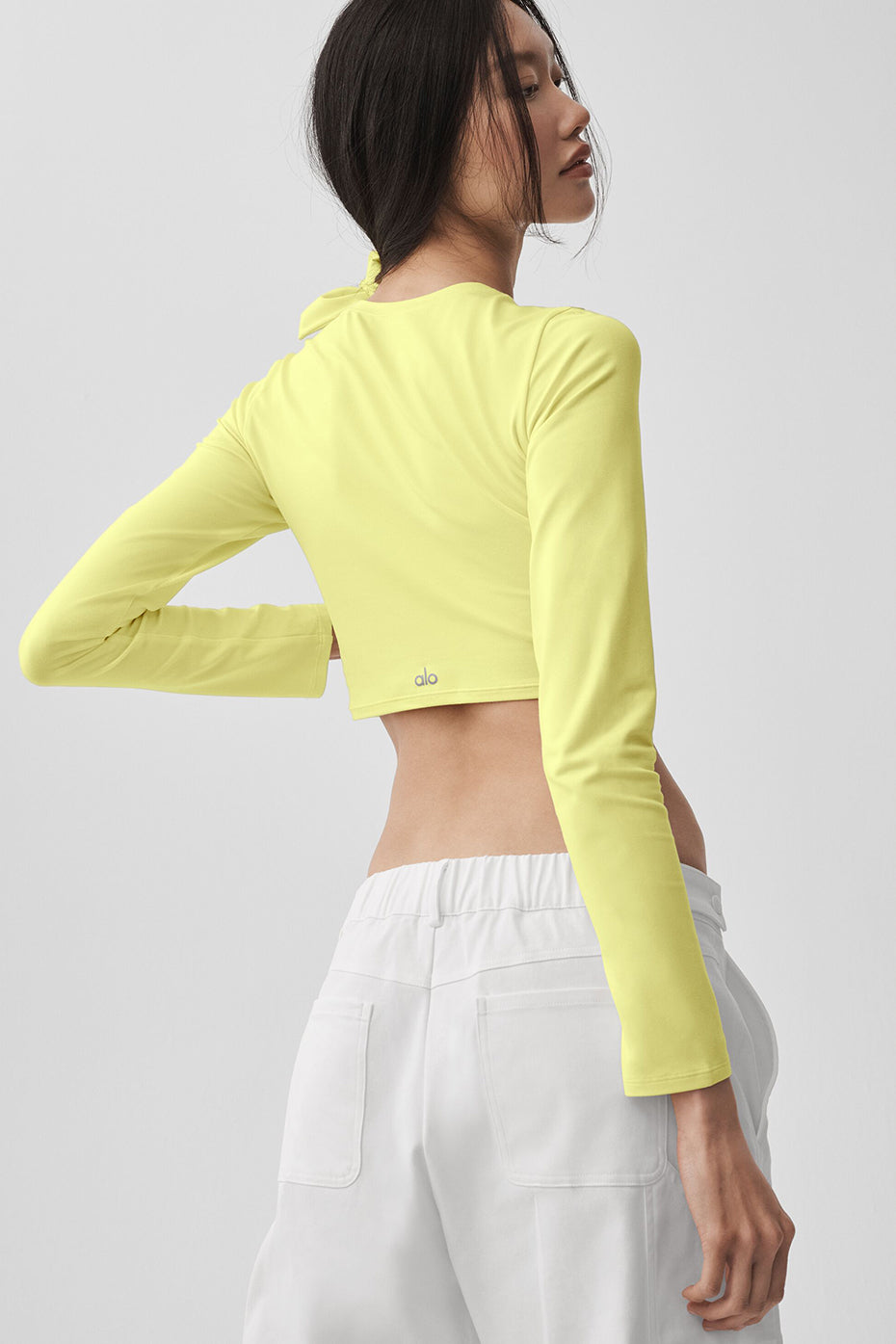 Alo Yoga Washed Alosoft Crop Finesse Long Sleeve - Sunshine