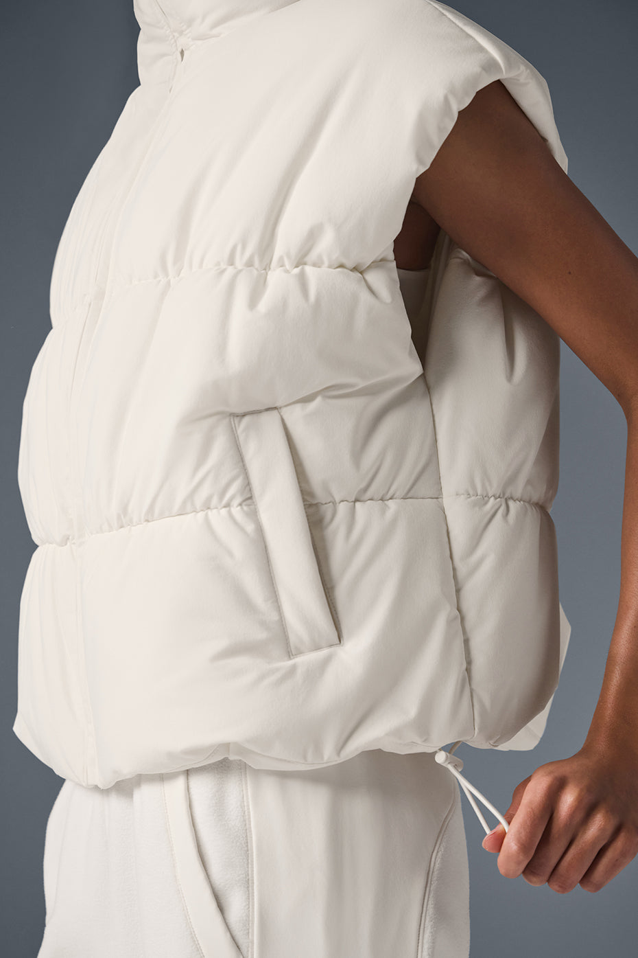 Alo Yoga Women Incline Puffer Vest - Ivory