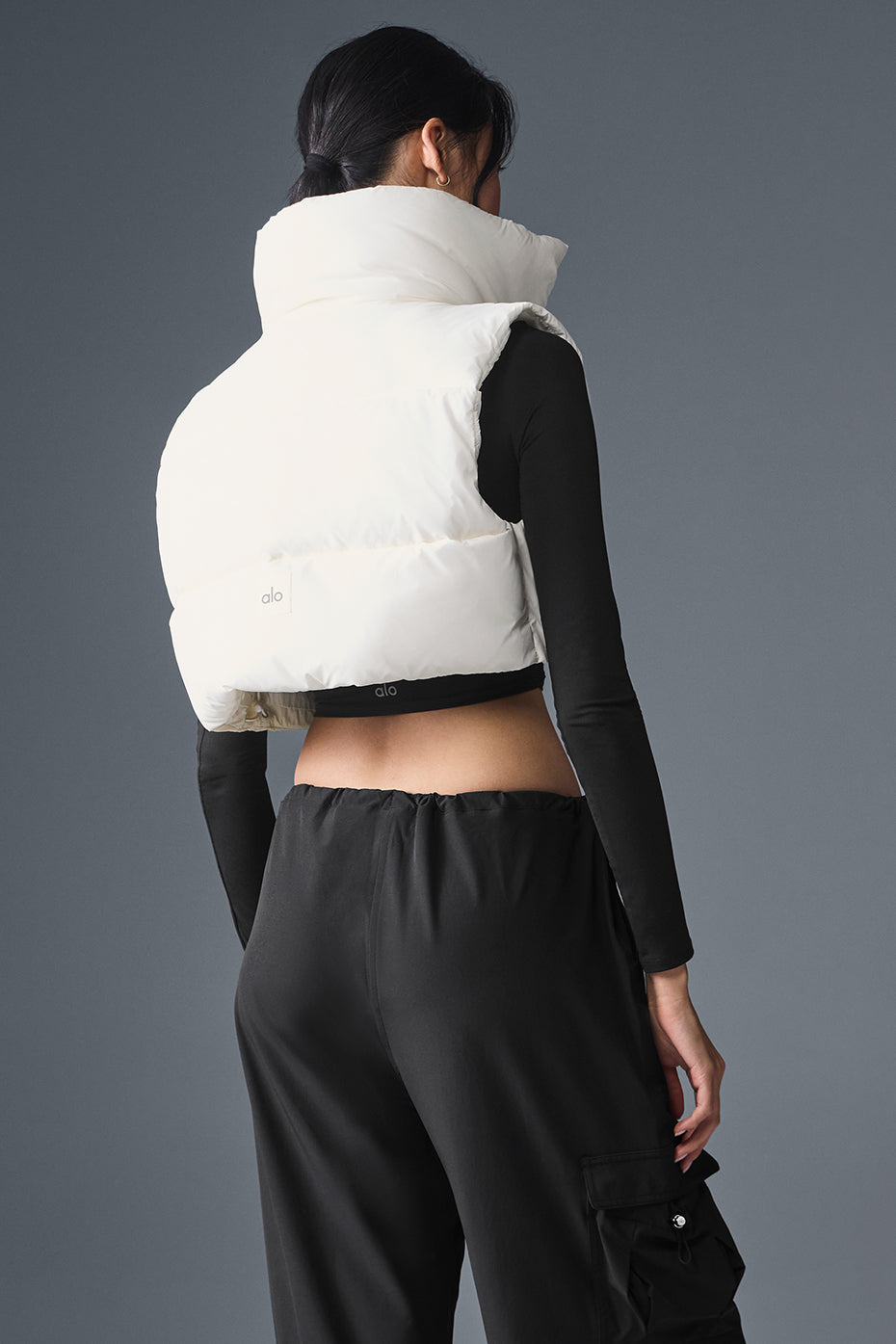 Alo Yoga Women Cropped Gold Rush Puffer Vest - Ivory
