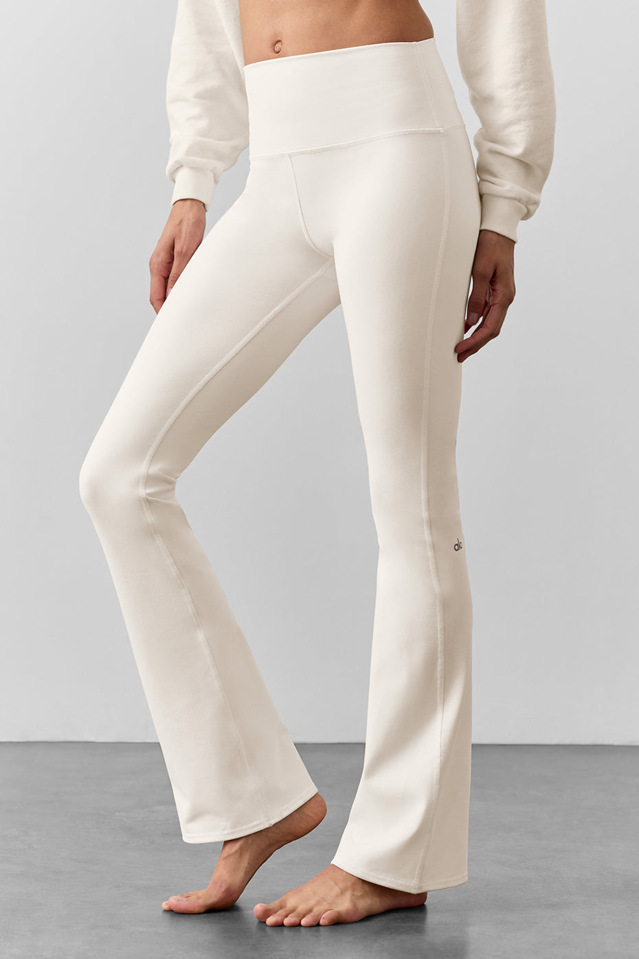 Alo Yoga Airbrush High-Waist Bootcut Legging- Ivory