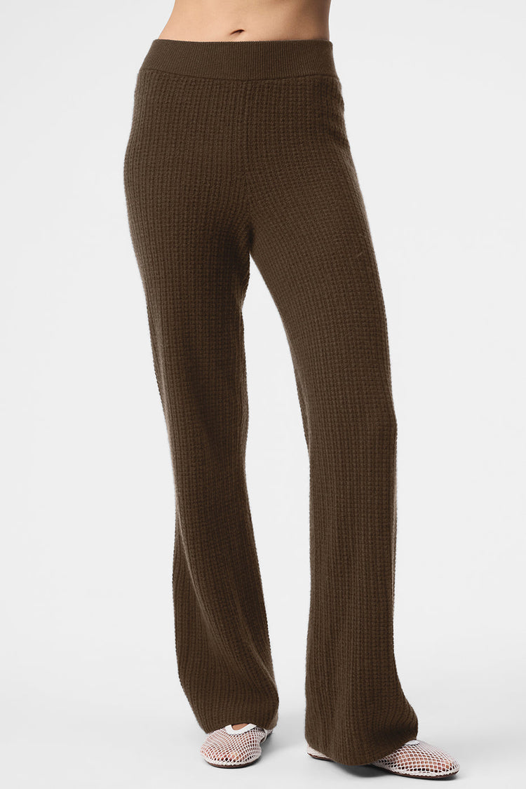 Alo Yoga Cashmere High-Waist Plush Waffle Pant-Espresso
