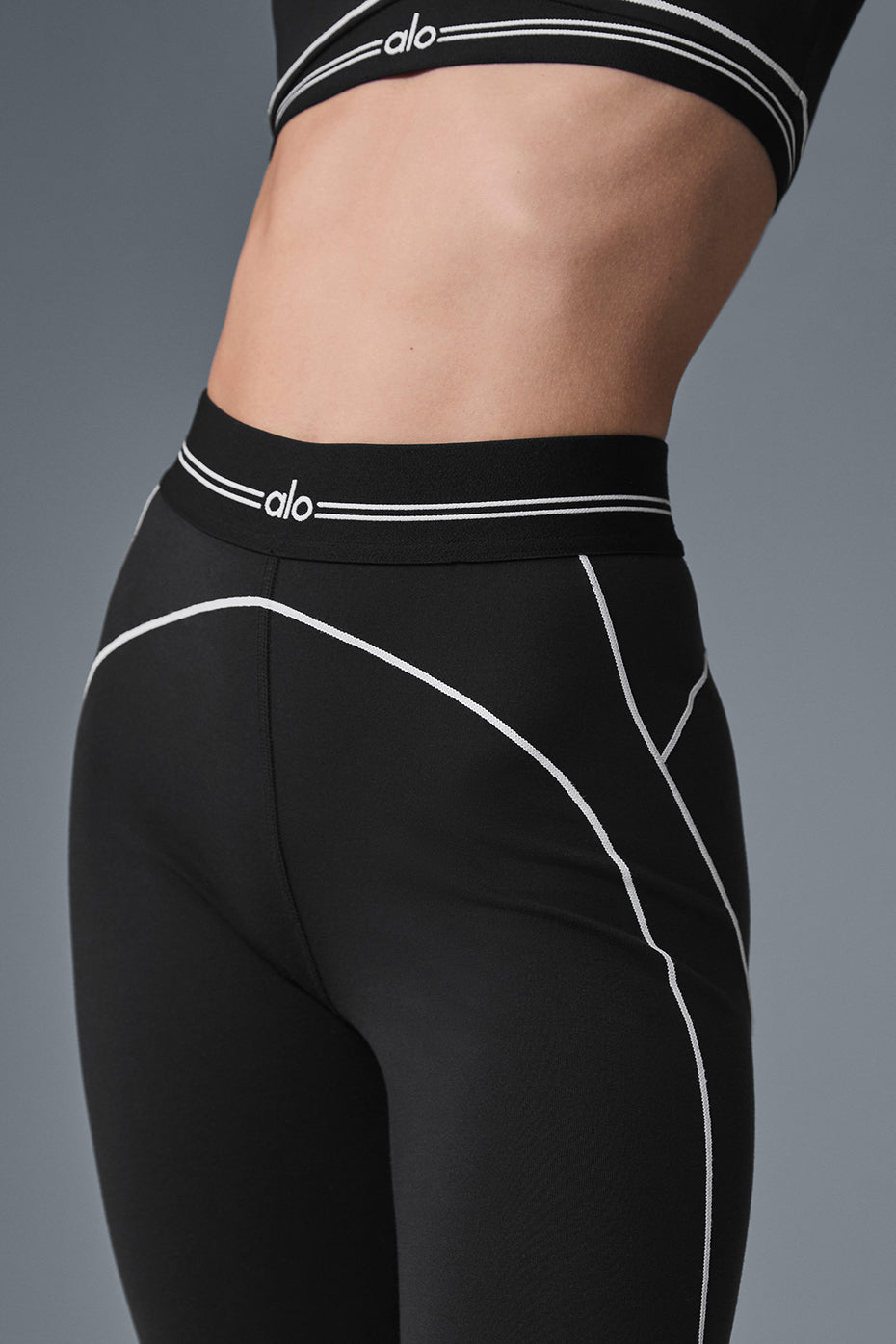 Alo Yoga Airbrush High-Waist Heart Throb Legging  -  Black/White