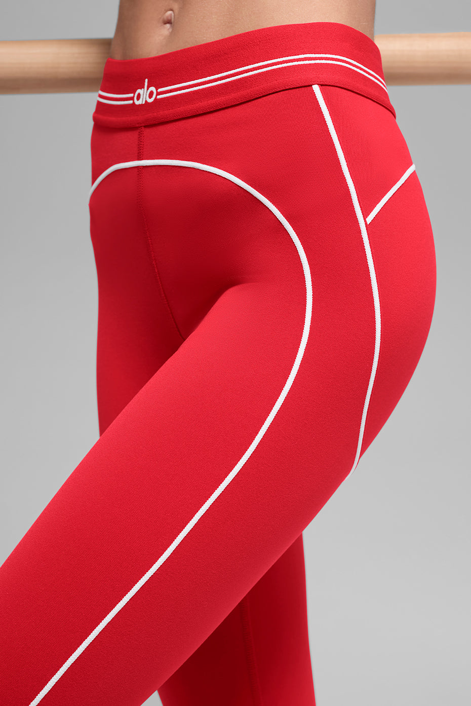 Alo Yoga Airbrush High-Waist Heart Throb Legging - Bright Red/White