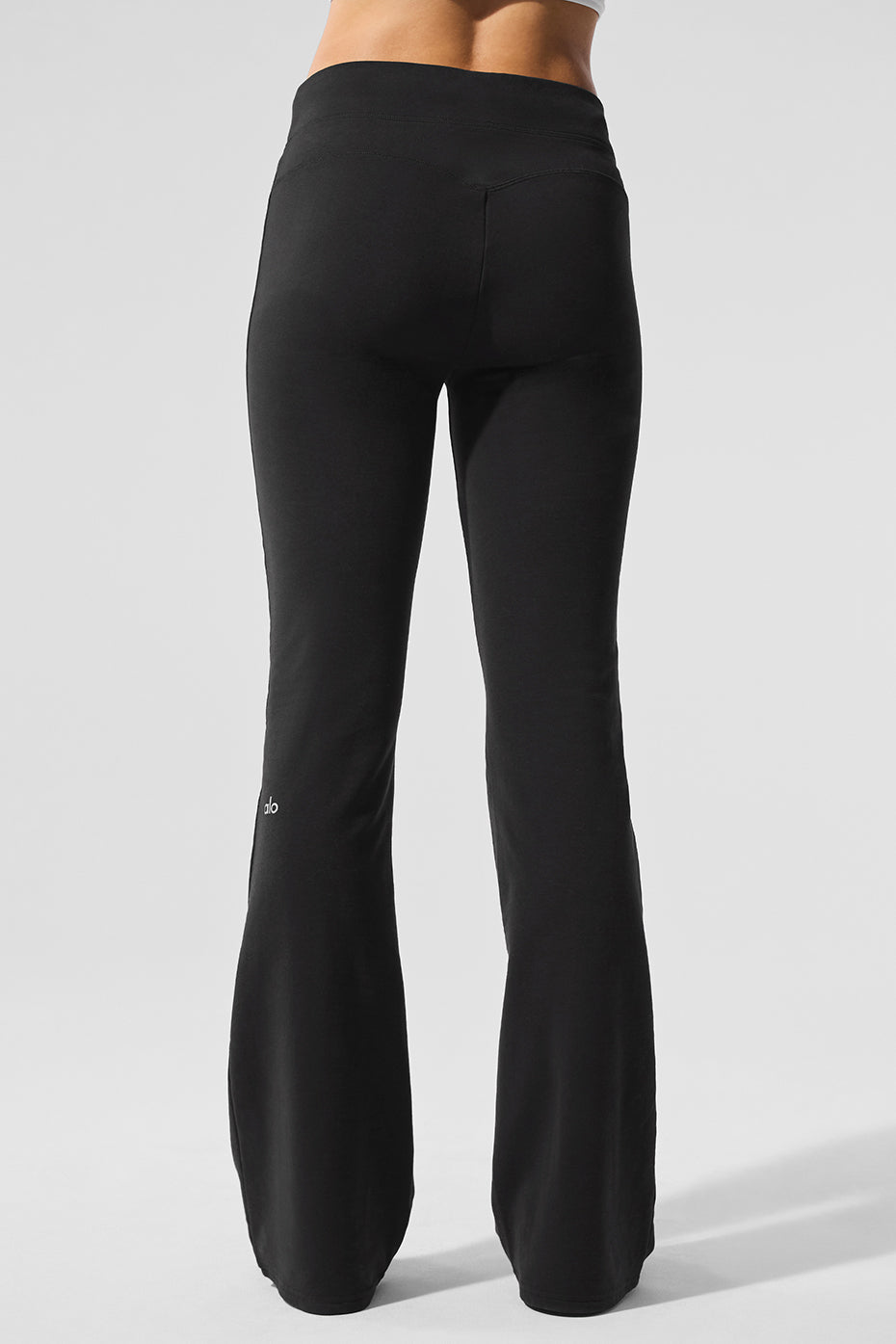 Alo Yoga Sway Bootcut Sweatpant - Black – Kanadadan Kapına