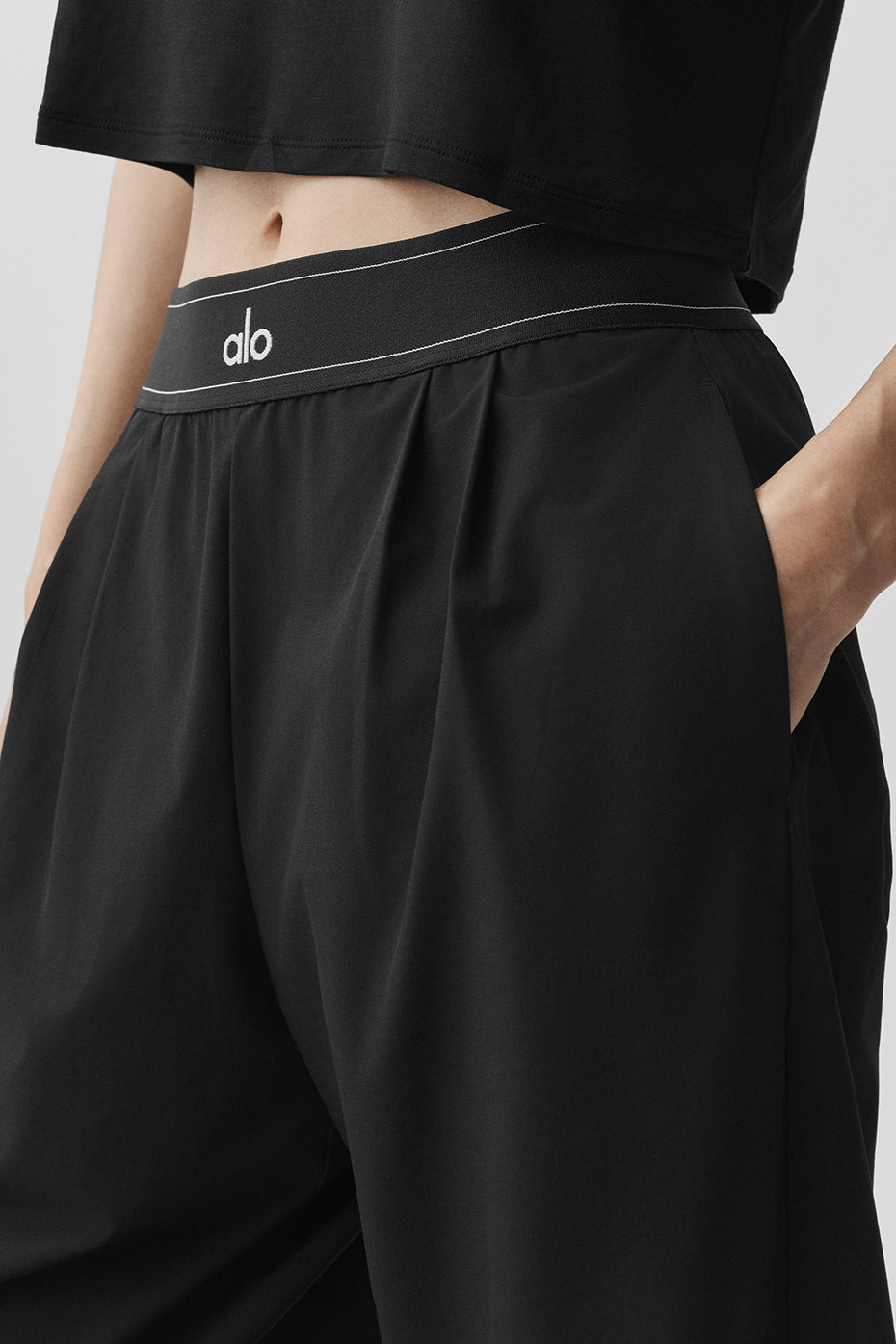 alo Suit Up Trouser （Regular） W51432R_04064_b2_s1_a1_dSP26_m