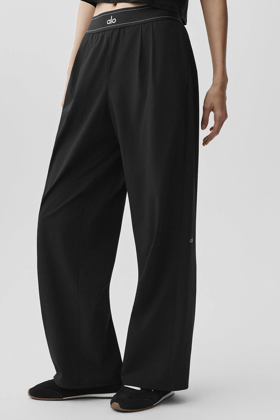 Alo Yoga Suit Up Trouser (Regular) - Black – Kanadadan Kapına