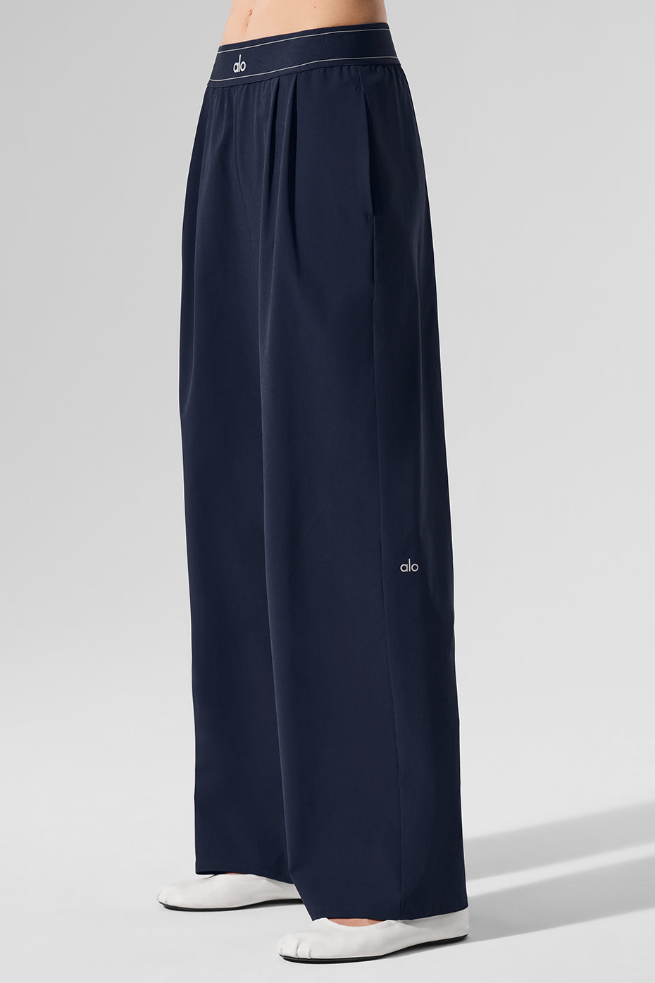 Alo Yoga Suit Up Trouser (Regular) - Navy – Kanadadan Kapına
