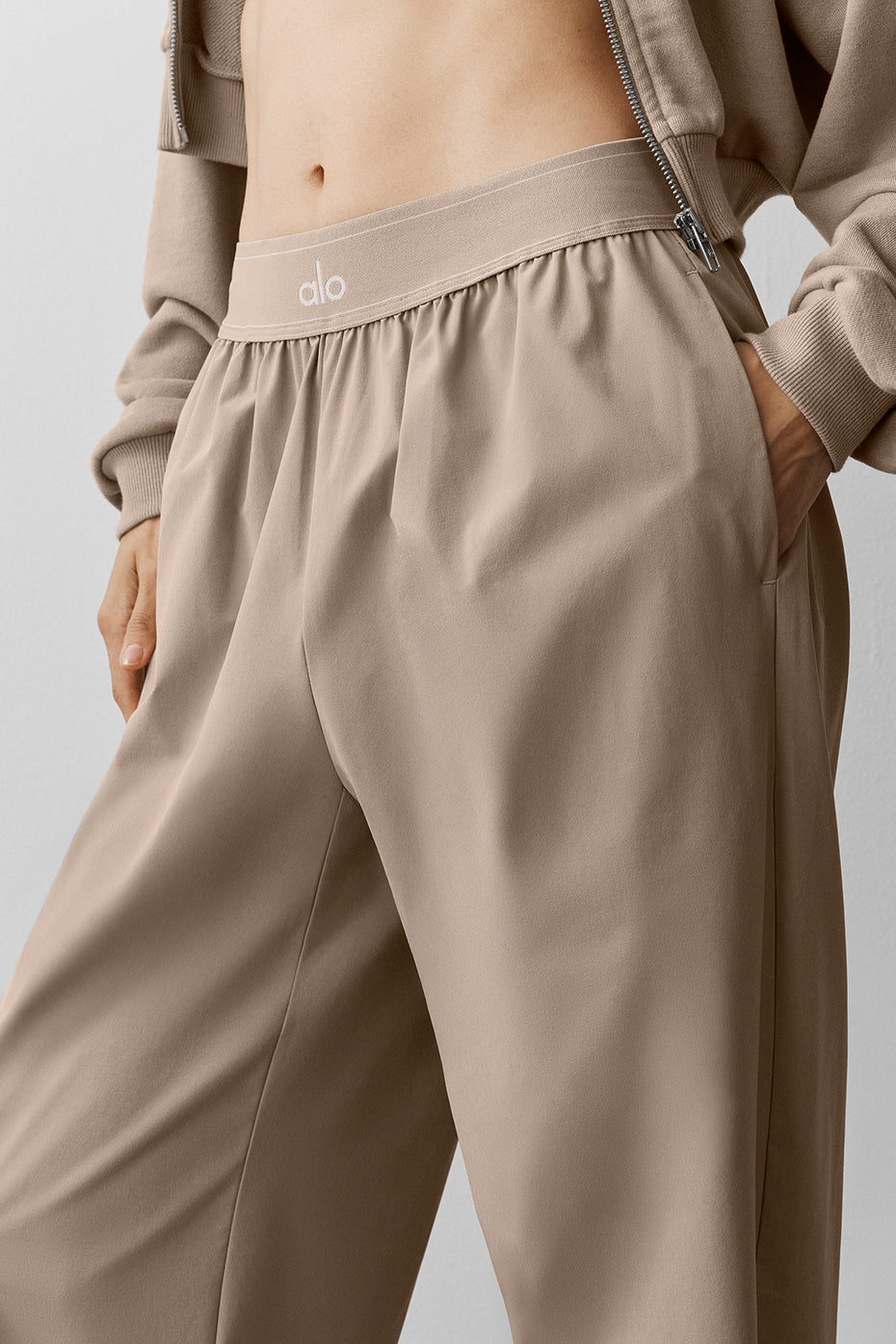 Alo Yoga Suit Up Trouser (Regular) - Gravel – Kanadadan Kapına