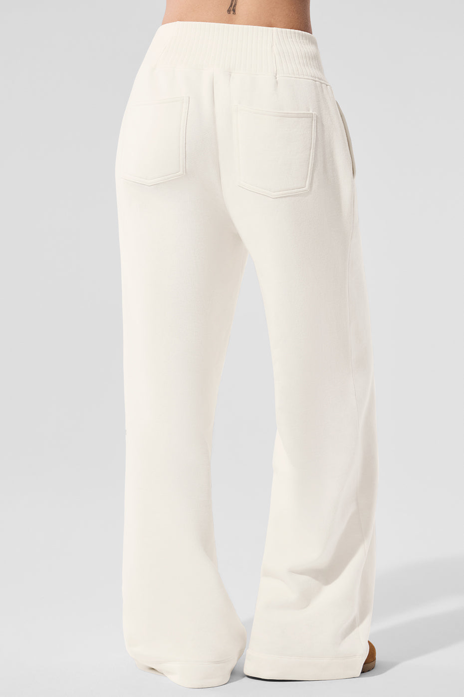 Alo Yoga Serenity Wide Leg Sweatpant - Ivory – Kanadadan Kapına
