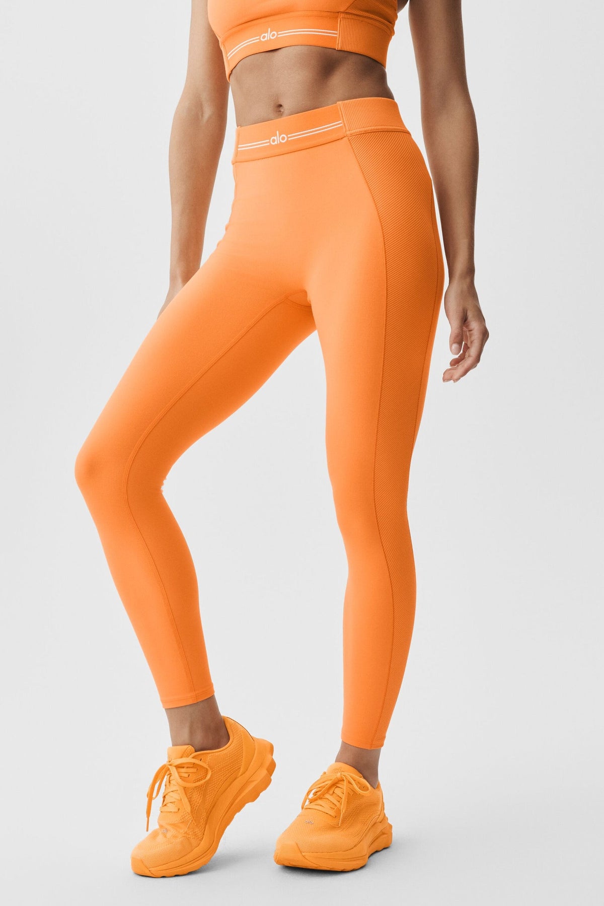 Alo Yoga Alosoft High-Waist 7/8 Relay Legging- Satsuma Breeze/White