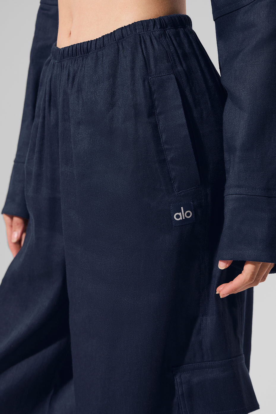 Alo Yoga Linen Getaway Cargo Wide Leg Pant-Navy