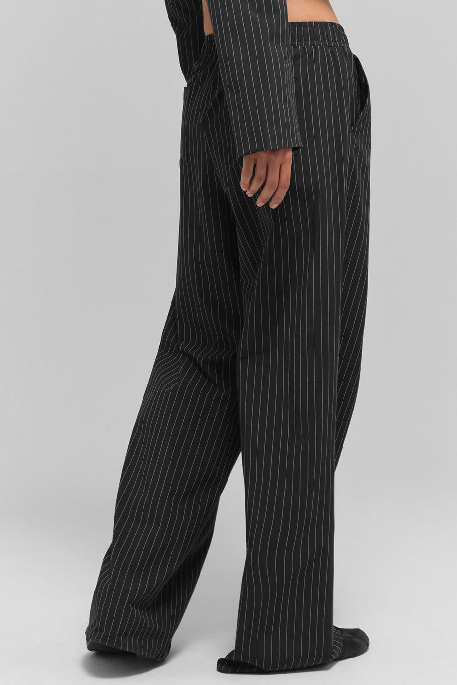Alo Yoga Pinstripe Daylight Boxer Pant Black/Titanium Long