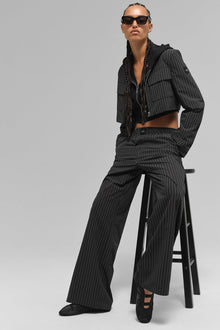 Alo Yoga Pinstripe Daylight Boxer Pant Black/Titanium Long