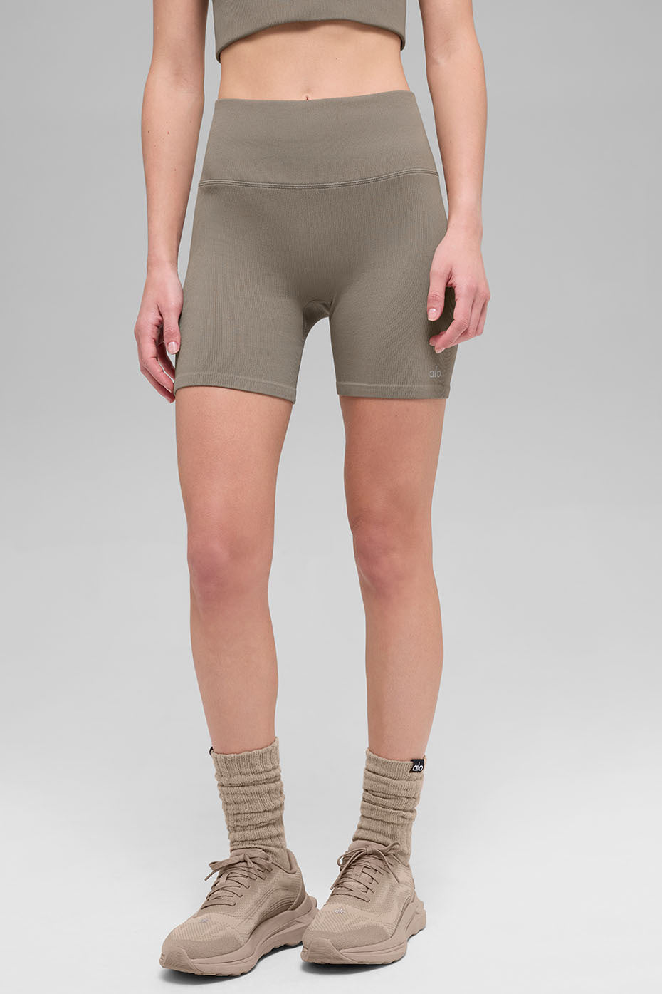 Alo Yoga 5" Seamless Ribbed Favorite Short- Light Cocoa