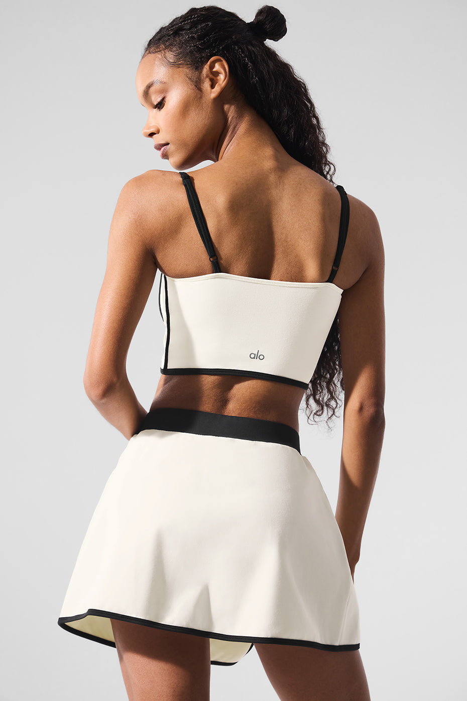 Alo Yoga Airbrush Streamlined Bra Tank - Ivory/Black – Kanadadan