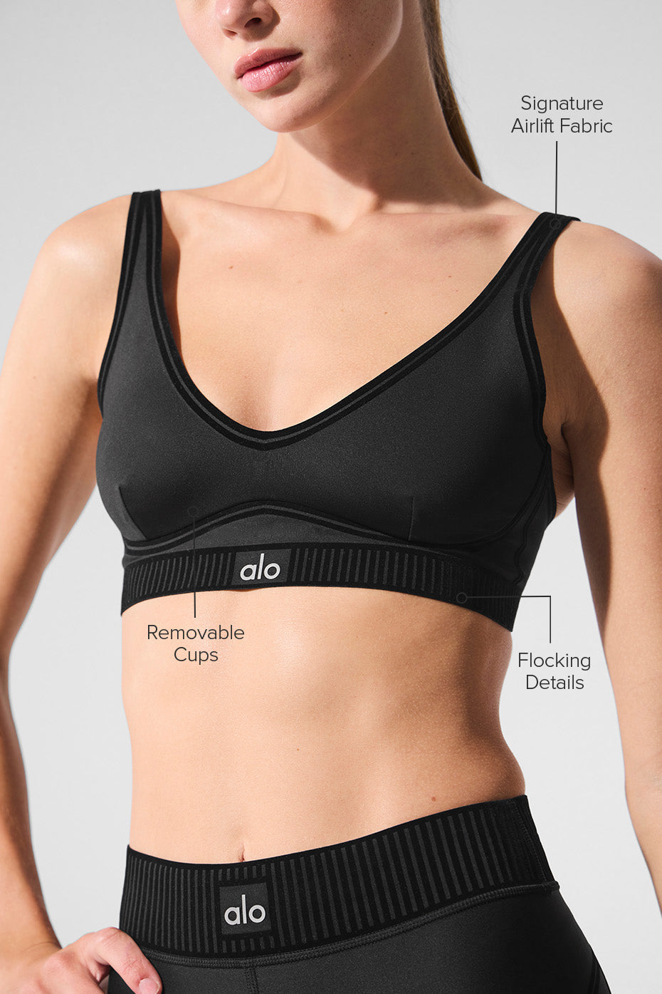 Alo Yoga Airlift Line Up Bra -Black
