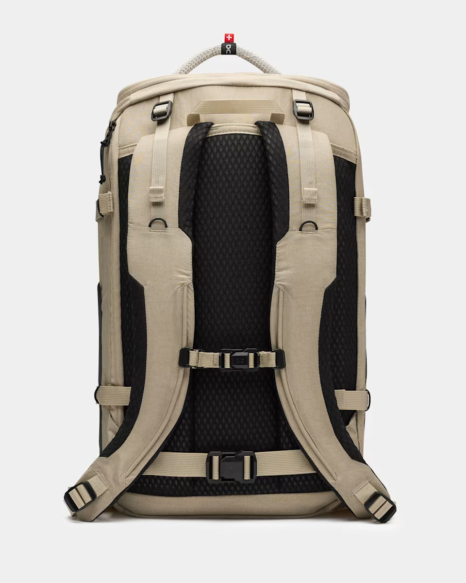 On Speed Pack 30L  -  Sand | Black