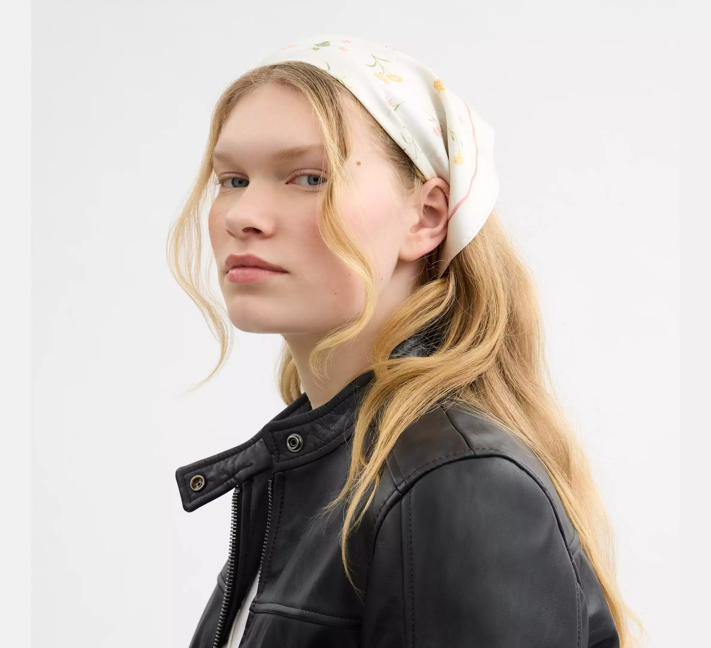 Coach  Tossed Floral Print Silk Diamond Scarf - Chalk