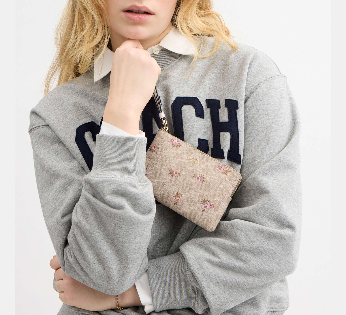 Coach Corner Zip Wristlet In Signature With Floral Print - Gold/Sand Multi