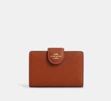 Coach Medium Corner Zip Wallet - Gold/Tan