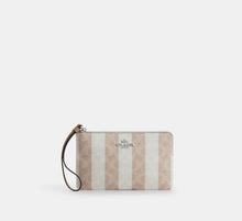 Coach Large Corner Zip Wristlet In Signature - Sv/Sand/Tan