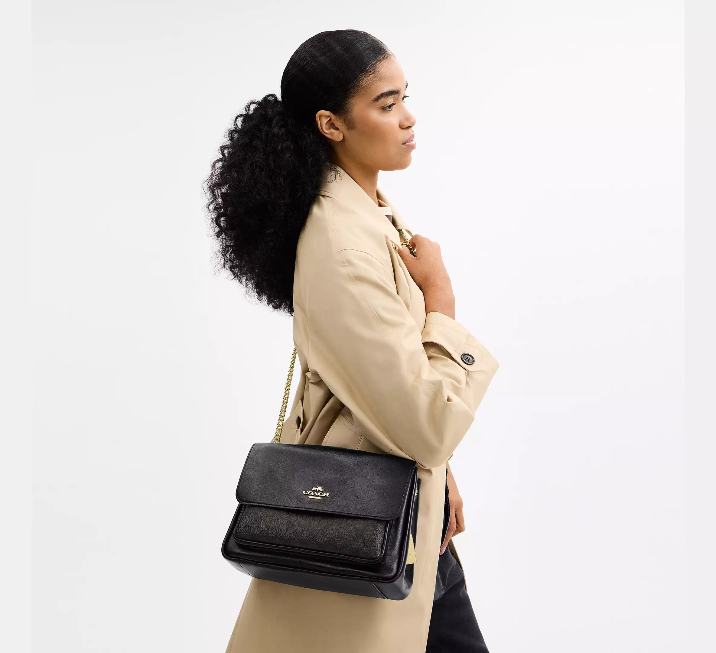 COACH　イーディー　30220　シグネチャー　新品 Coach Elodie Crossbody Bag In Signature - Gold/Walnut/Black
