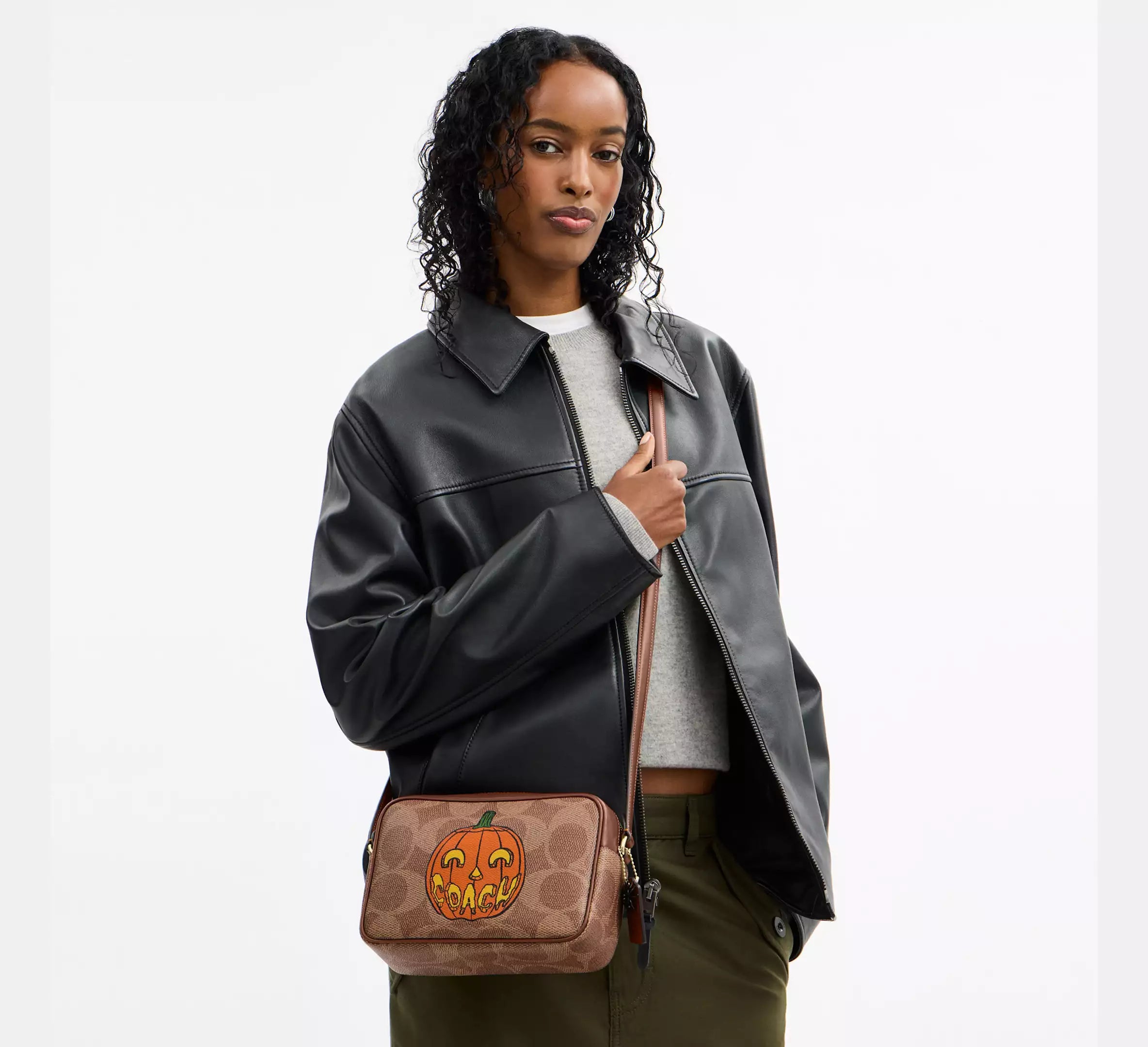 Coach Jamie Camera Bag In Signature Canvas With Halloween Print - Gold/Tan Multi