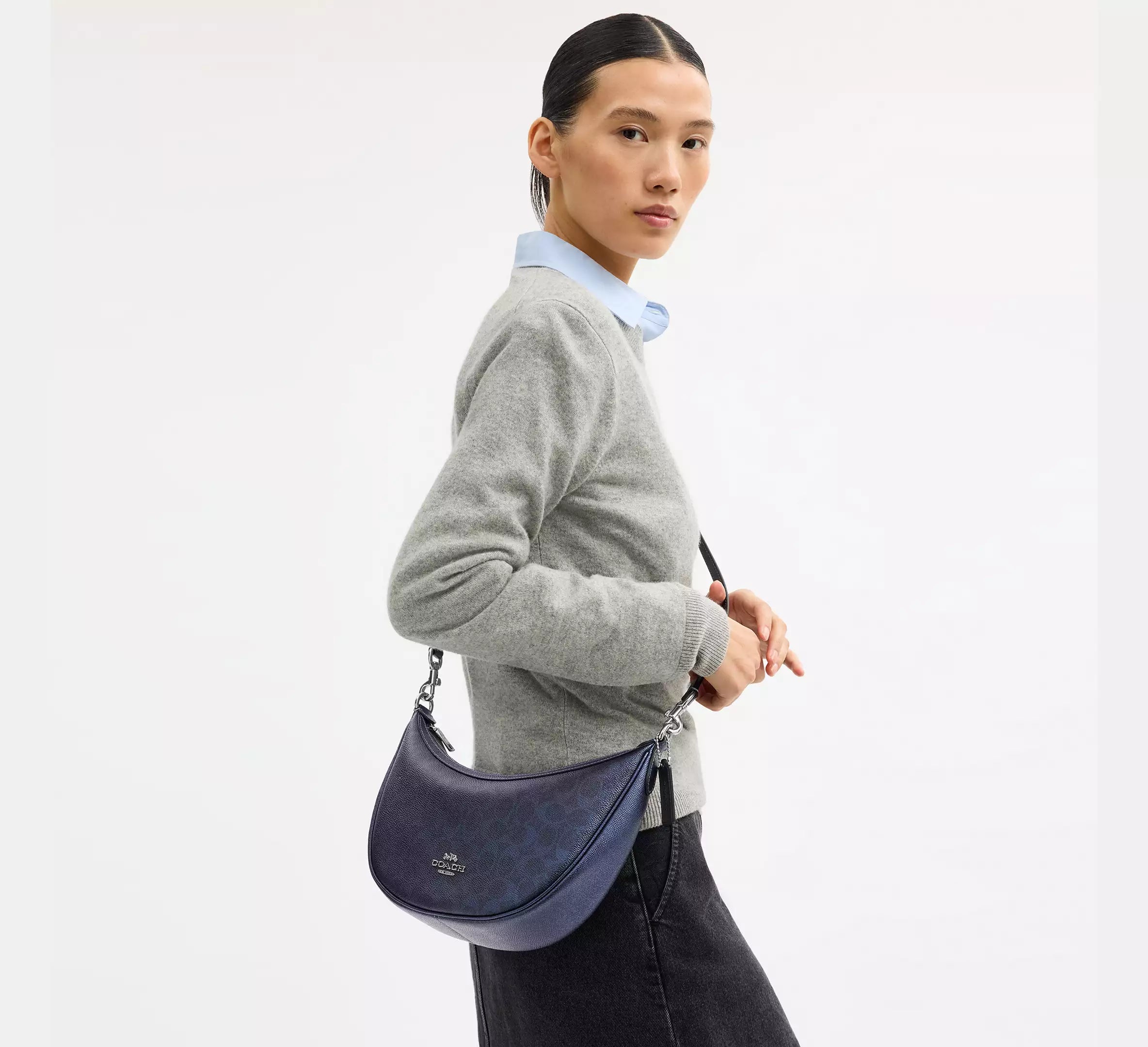 Coach Aria Shoulder Bag In Signature   - Sv/Blue/Navy