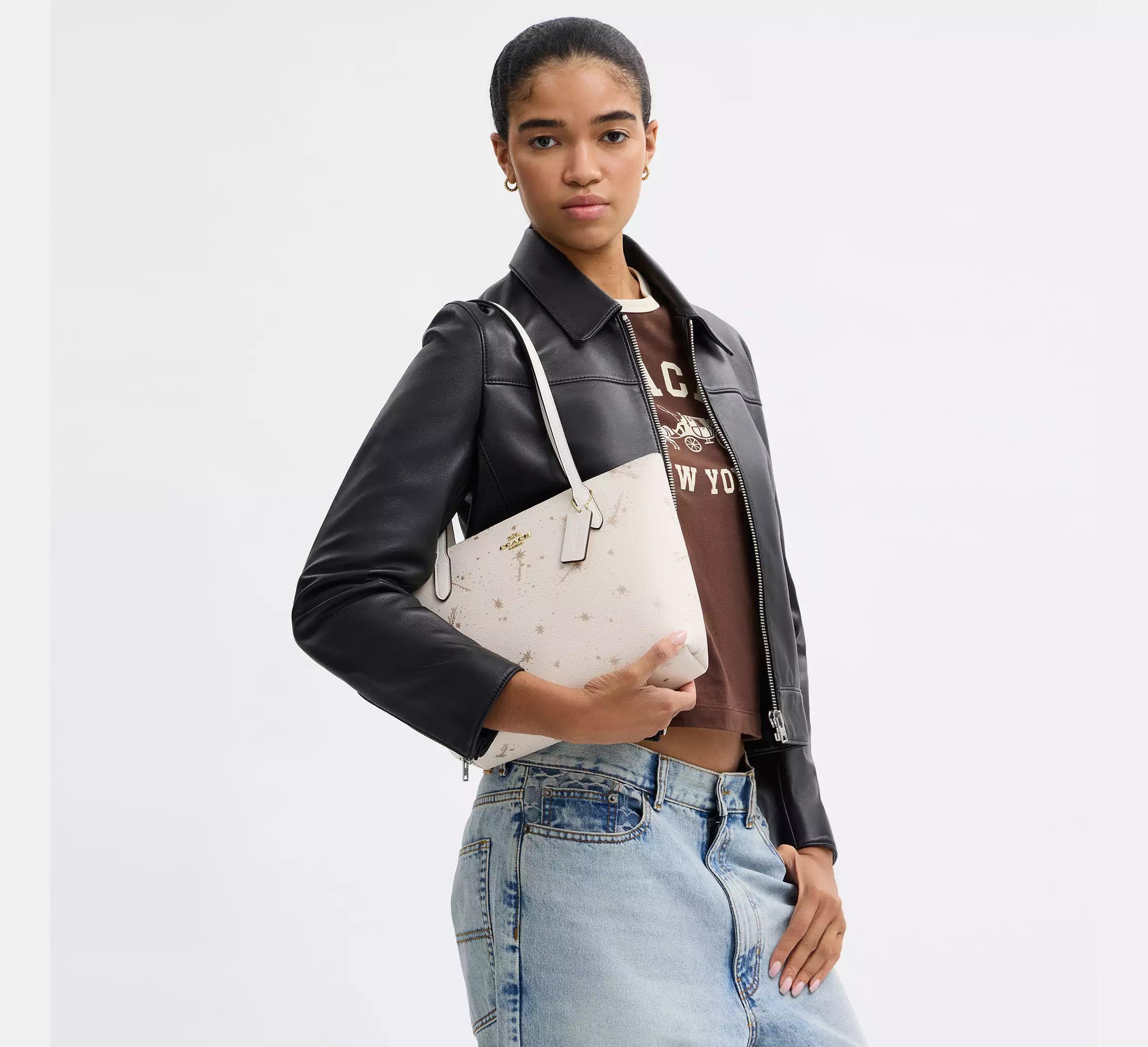 Coach Fiona Zip Tote Bag With Star Print - Gold/Chalk Multi