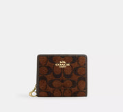 Coach Snap Wallet In Signature Chenille - Gold/Truffle