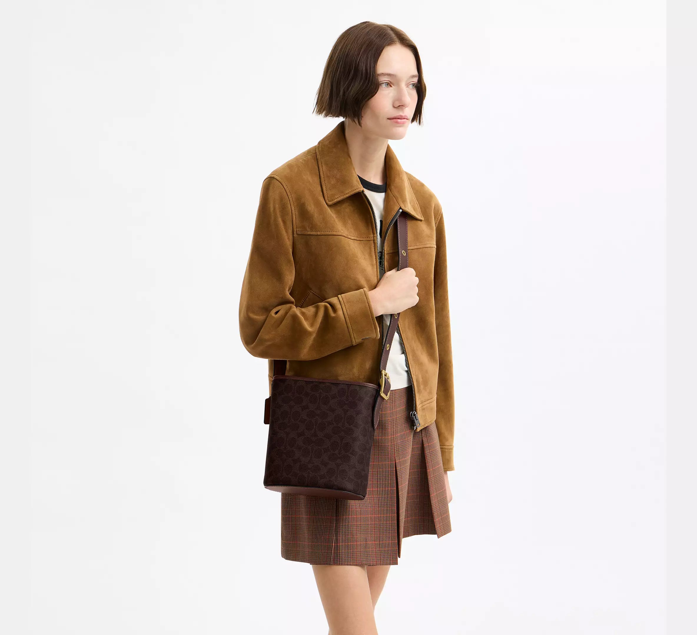 Coach Bleecker Bucket Bag 21 In Signature - Brass