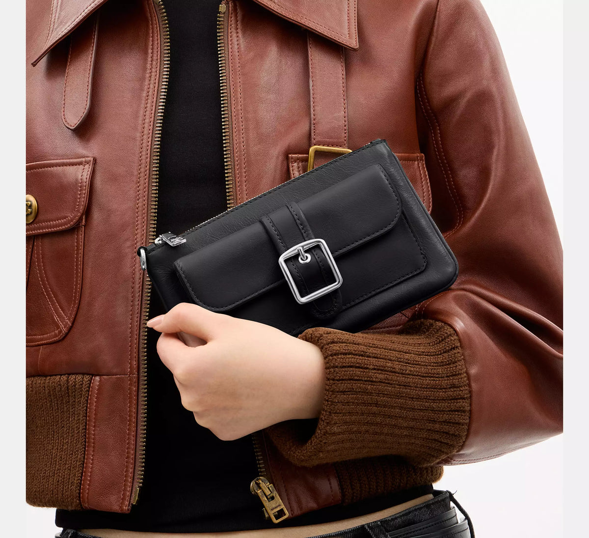 Coach Ashton Wristlet  -  Silver/Black