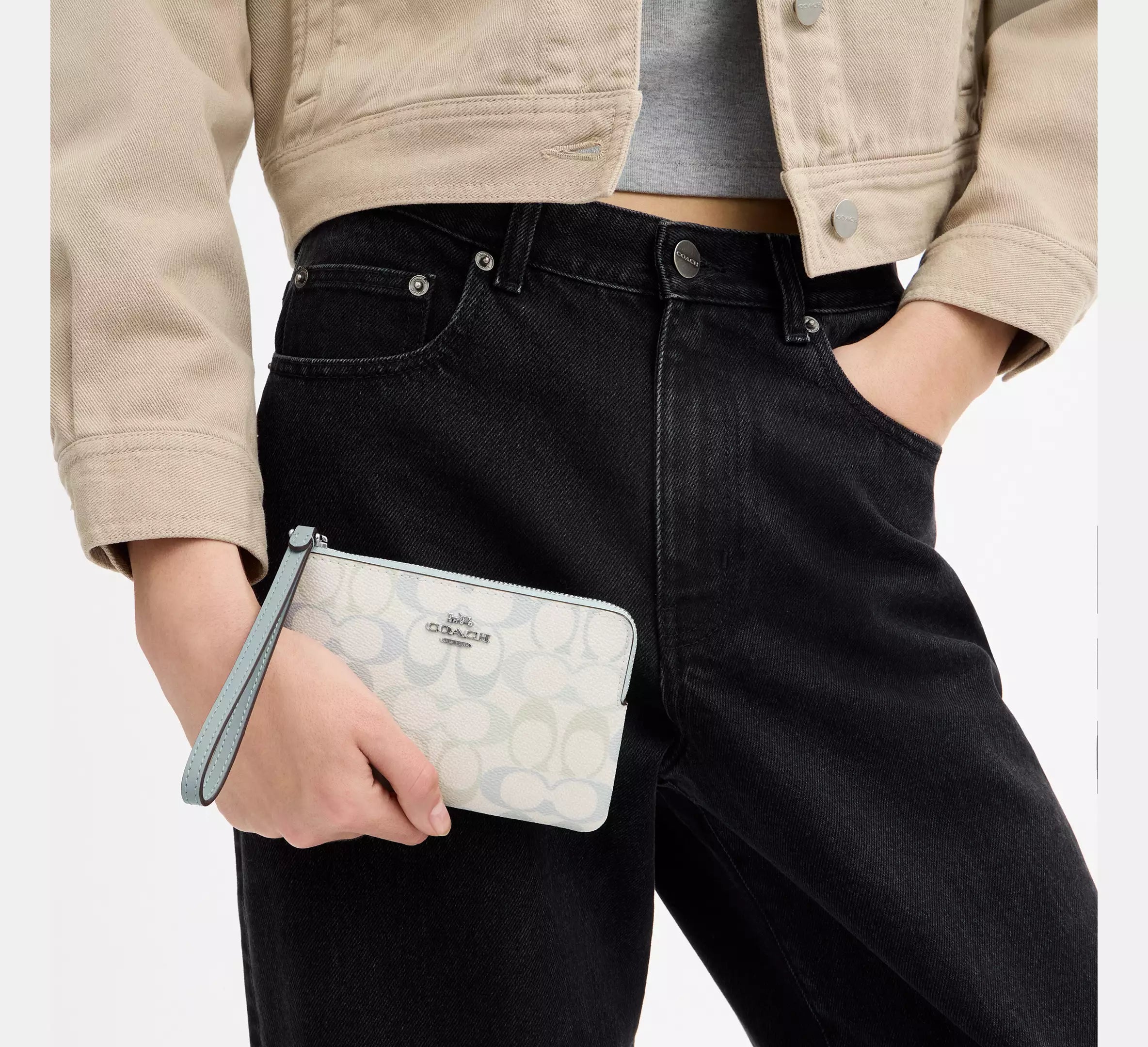Coach Corner Zip Wristlet In Signature  - Silver/Chalk/Blue