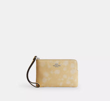 Coach Corner Zip Wristlet With Floral Print - Silver/Washed Yellow